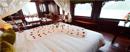 Du thuyền Royal Palace Hạ Long